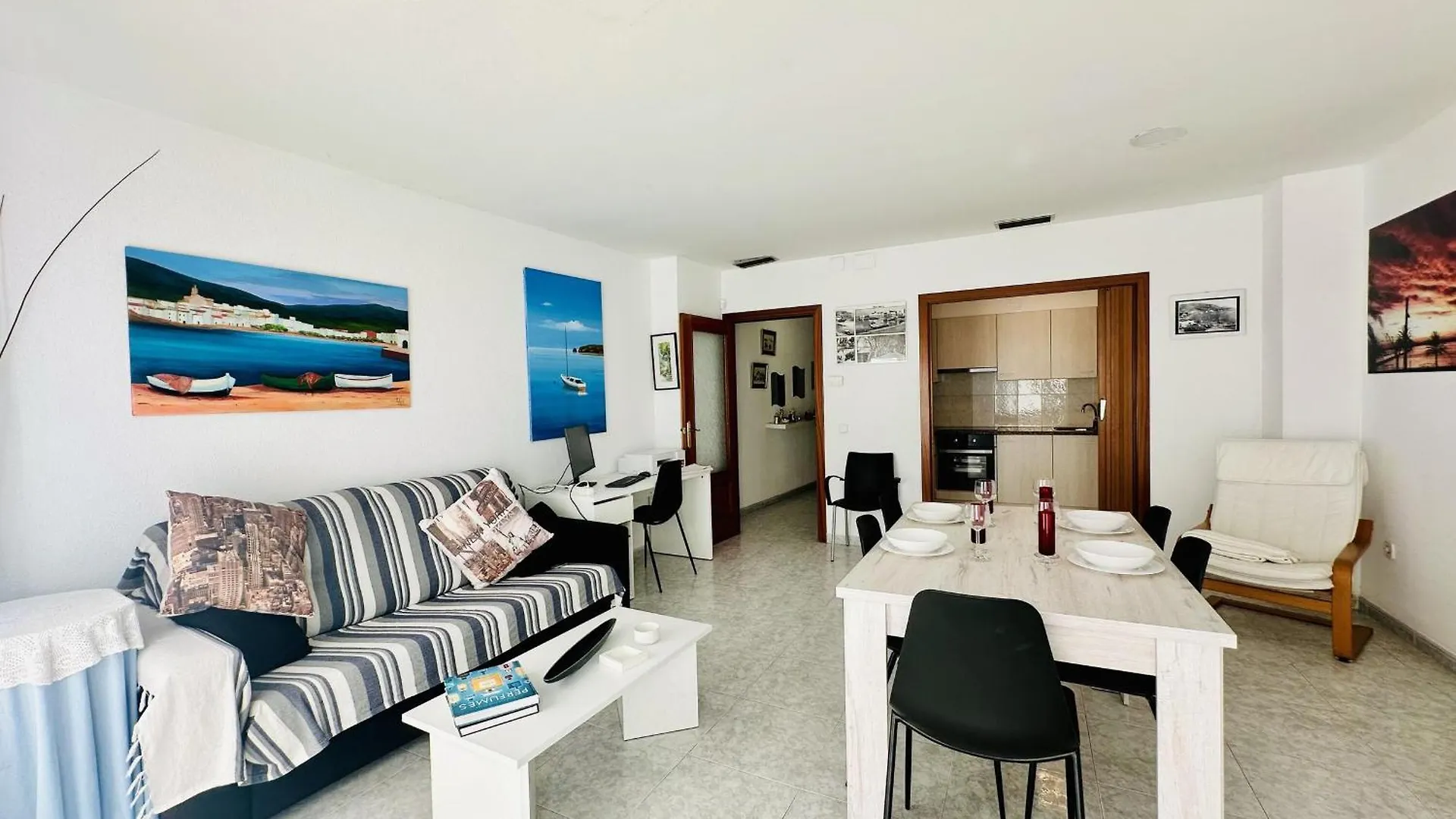 Апартаменты 3390 Maritim B 1-A. A Primera Linea De Mar, En Corazon Mismo De Roses A Tocar De La Playa - Es-258-147